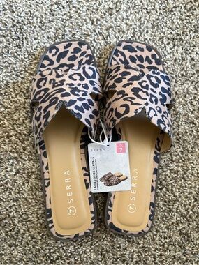 Serra Women’s Leopard Print Slide Sandals - Black/Tan